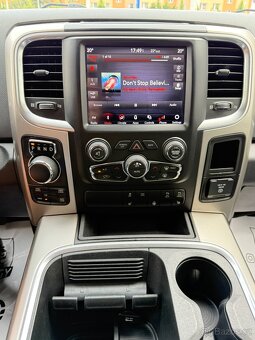 Dodge RAM 1500 5.7 HEMI—2018–4x4—TAŽNÉ 3.5t—159.000km - 16