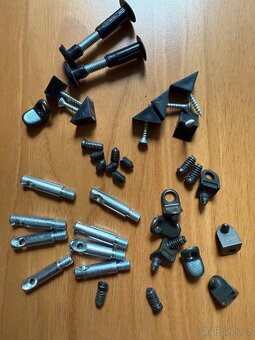 Kvalitní italský kancelářský nábytek (stoly, skříně a jiné) - 16