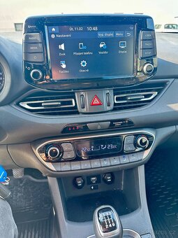 Hyundai i30 kombi 1.6crdi 85kw smart původ Cz DPH - 16