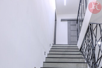 Luxusní rodinný dům v Markvartovicích – elegance, komfort a  - 16