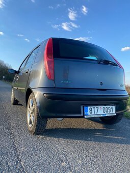 FIAT PUNTO II.  1.2 8v 44kW ŠEDÁ rok 2002 - 16