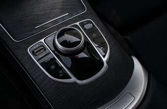 Mercedes-Benz GLC SUV 350 e 4MATIC A/T - 16