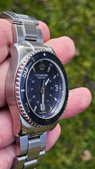 Victorinox 241602 Maverick Large 43mm - 16