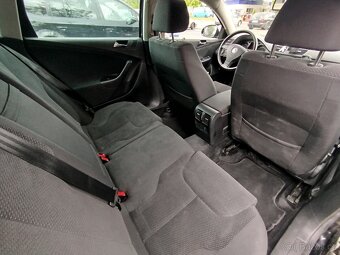 Volkswagen Passat 3c Variant 2.0TDi 103kW - 16