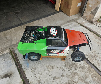 Losi 5ive-T - 16