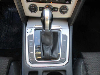 VW PASSAT 2,0TDI 110KW HIGHLINE DSG GPS 2017 - 16