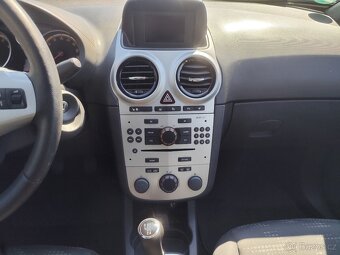 Opel Corsa 1.4,16V,64kw.R.V.12/2011.STK Nová,Km 136 900 - 16