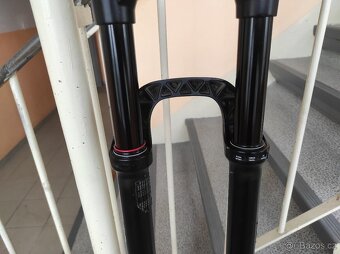 Vzduchové vidlice pro kola 27.5"-29" pevná osoba 15. - 16
