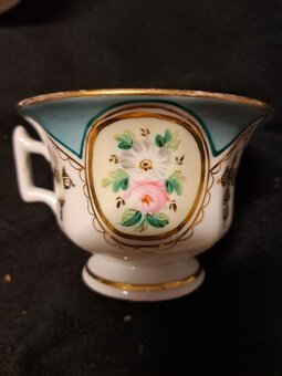 různý starožitný porcelán - 16
