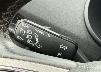 Škoda Octavia 2,0 110kW DSG JOY NAVI XENONY nafta automat - 16