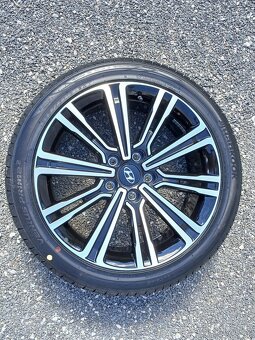 Nejeté rezervní alu kolo Hyundai I40 8J 18" ET46, 225/45/18 - 16