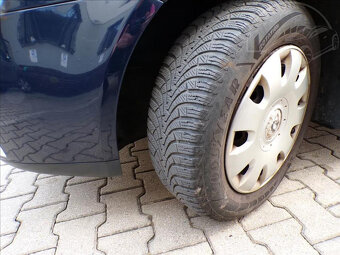 Volkswagen Golf 1,4 i KLIMA-HNED ODJÍŽDÍTE - 16