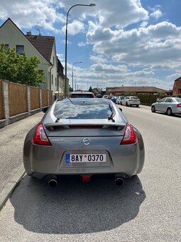 Nissan 370z - 16