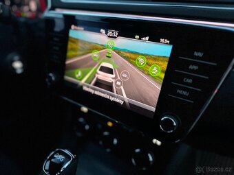 ŠKODA SUPERB III 2.0 TDI 110 KW TAŽNÉ COCKPIT m2021 - 16