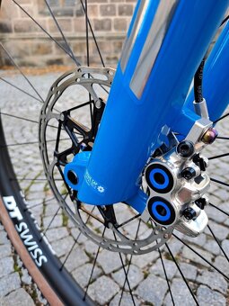 NOVÝ nejetý Santa Cruz Blur C / Rock Shox SID / Sram GX / ve - 16