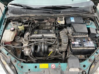 Ford Focus Mk1 1.6i 16V (1999) - 16