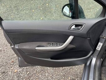 Peugeot 308 1.6 115kW serviska 2010 140 tkm STK 9/27 navi - 16