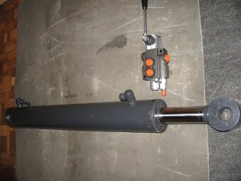 pístnice hydraulika nakladač štípačka rozvaděč - 16