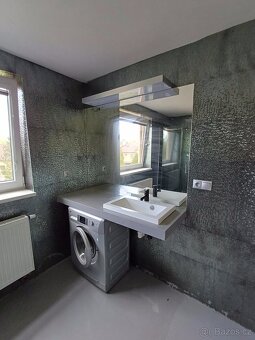 Rodinný dům 230m2, garáž, výřivka, krytý bazén, pára - 16