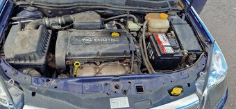 Opel Astra H 1.6i 16V kombi - 16