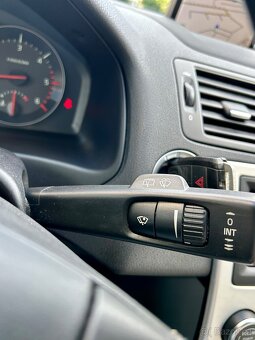 VOLVO 2.0D3 110KW 5VÁLEC MANUÁL KUŽE-XENON-NAVI-VYHŘEV - 16