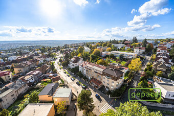 REZERVACE - Byt 3+kk na Praze 8  o velikosti 66 m2 + 6m2 lod - 16