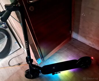 Elektrokoloběžka Lamax Málo využíváno - 16