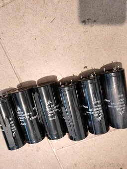 Veškeré elektrolytické kondenzátory - 16