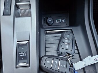 Peugeot 308SW 1.2 PT 130 ALLURE EAT8 - 16