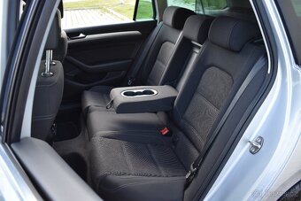 VW Passat B8 2.0 TDi/2014/110kw/Manuál/193tkm/ACC/Tažné - 16
