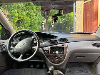 Ford Focus Combi 1.6i 74kW Zetec MK1 Ghia - 16