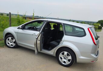Ford Focus 1.6 16V 74KW/101 koní R.V.03/2011 - 16