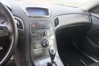 Hyundai Genesis Coupe 3.8 - 16