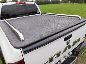 DODGE RAM 1500 Bighorn V8 HEMI 5,7 - 16