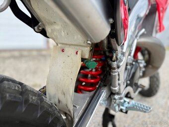 Unikatni CR250R - 16
