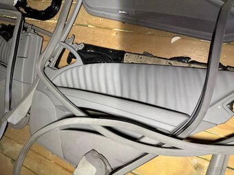 Mercedes W211 E-class interier - 16