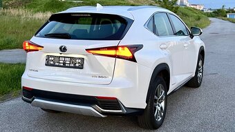 Lexus NX300h Hybrid m.2021 Perleť Navi Kamera Automat - 16