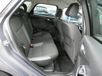 Ford Focus 1.6i 92kW serviska, klima - 16