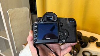 Canon EOS 5D MKII fullframe + redukce, objektivy, 4x baterie - 16