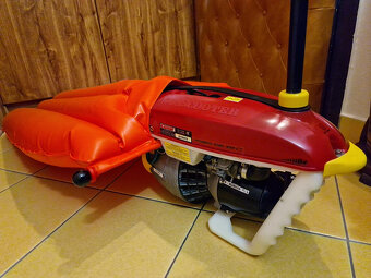 Aquascooter - benzínový vodní skútr - 16
