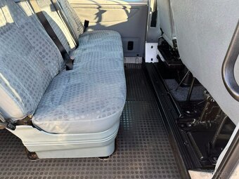 Ford Transit 2.2Tdci 74kw 9-Míst - 16