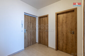Pronájem bytu 2+kk, 61 m²,ul. A. Petrofa, Hradec Králové - 16