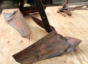 3 pluhy pro malotraktor - 16