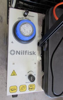 Predám čistiaci stroj NILFISK - 16