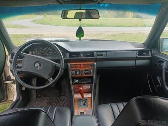 Mercedes-Benz w124 200E - 16