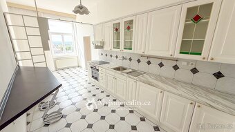 Pronájem byty 3+1, 99 m2 - Znojmo, náměstí Republiky - 16