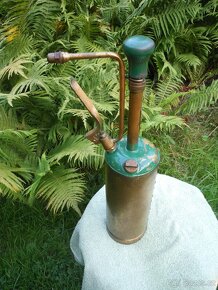 RUČNÍ  ZAHRADNÍ  POSTŘIKOVAČ - 16