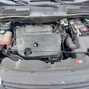 Ford Kuga, 120KW,4X4,130T.KM,KRÁSNÁ,1.MAJ - 16
