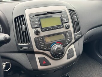 Hyundai i30 1,6 66 KW CRDI 16V - 16