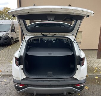 Hyundai Tucson 1.6 benzín 110kw. 1 majitel ČR. Rv.24. - 16